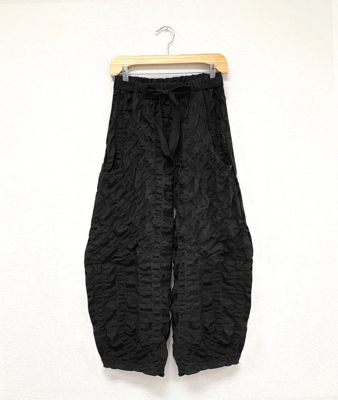 Niche - Big Pucker - Izzie Pant - Black
