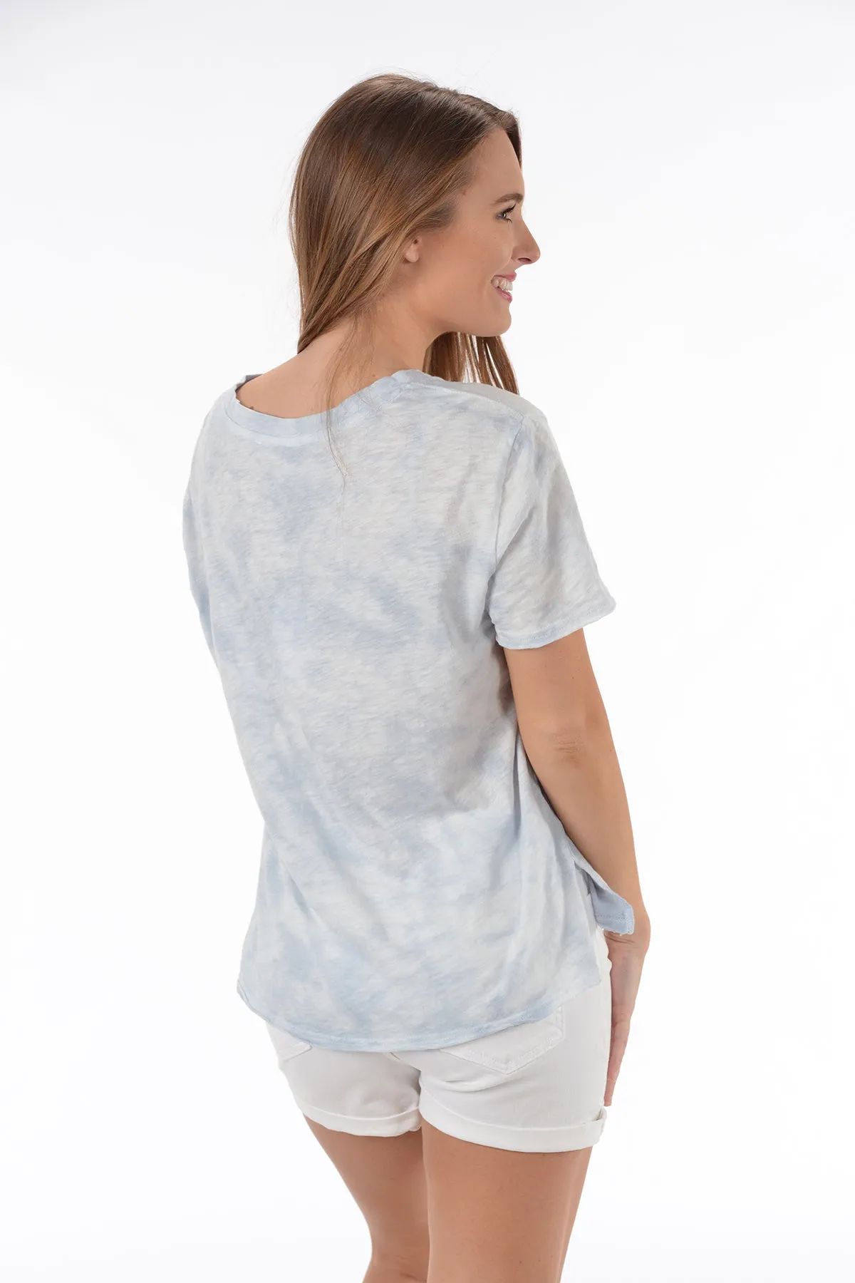 Z SUPPLY THE CLOUD TIE DYE TEE -LIGHT BLUE